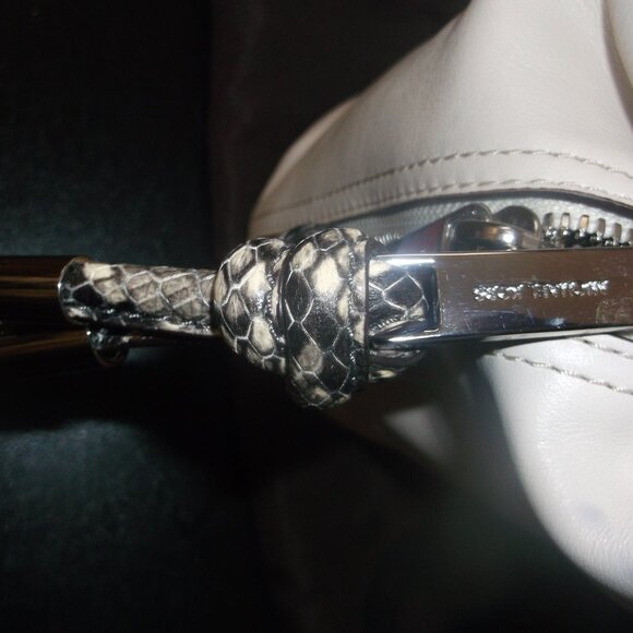 Michael Kors Soft Leather Hand Bag in Cream with Grey Snake (look) Top Handle - Picture 4 of 12